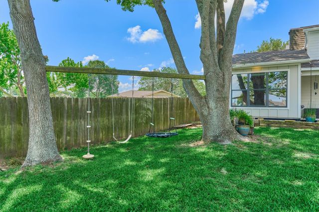 438 Lazy Lane, Montgomery, TX 77356
