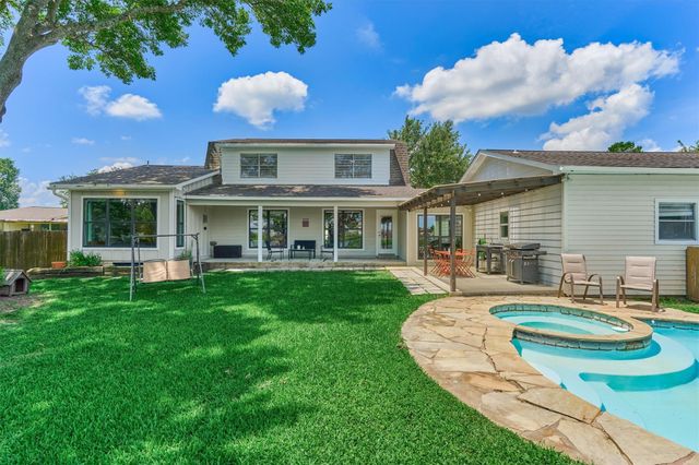 438 Lazy Lane, Montgomery, TX 77356