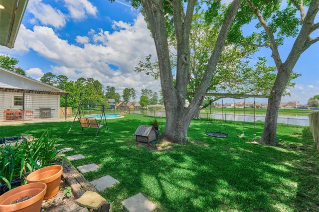 438 Lazy Lane, Montgomery, TX 77356