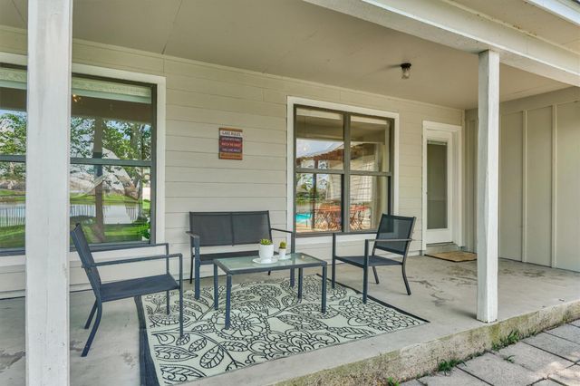 438 Lazy Lane, Montgomery, TX 77356