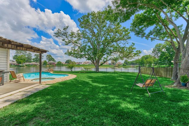 438 Lazy Lane, Montgomery, TX 77356