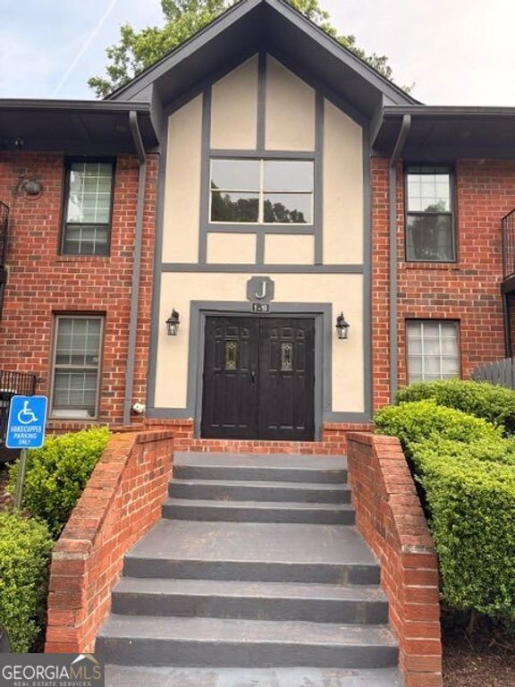 6851 Roswell Road J2, Sandy Springs, GA 30328