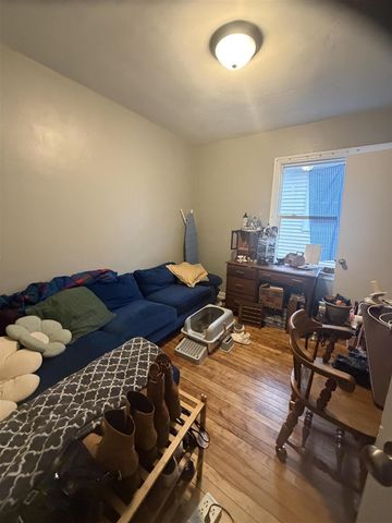 1714 Eastern Avenue, Grand Rapids, MI 49507