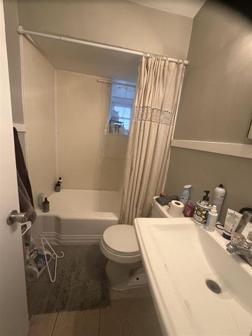 1714 Eastern Avenue, Grand Rapids, MI 49507