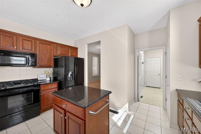 2098 Hawks Landing Drive S, Lake St Louis, MO 63367