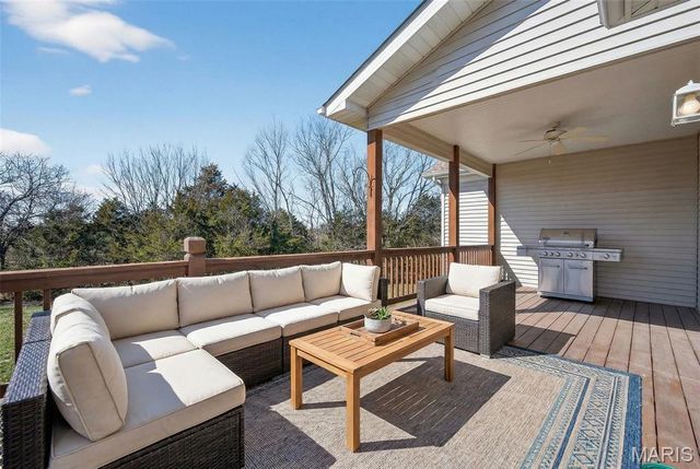 2098 Hawks Landing Drive S, Lake St Louis, MO 63367