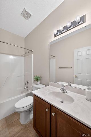 2098 Hawks Landing Drive S, Lake St Louis, MO 63367