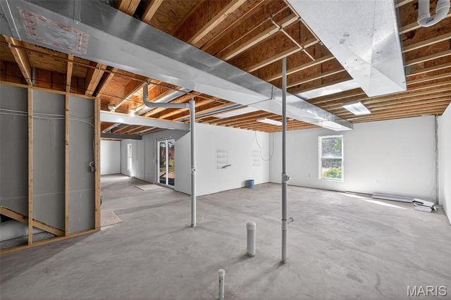 2098 Hawks Landing Drive S, Lake St Louis, MO 63367