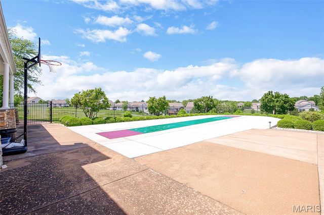 2098 Hawks Landing Drive S, Lake St Louis, MO 63367