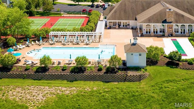 2098 Hawks Landing Drive S, Lake St Louis, MO 63367