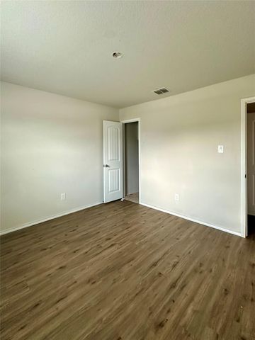 941 Armadillo DR, Seguin, TX 78155