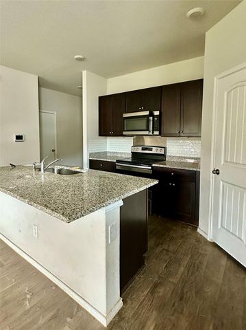 941 Armadillo DR, Seguin, TX 78155