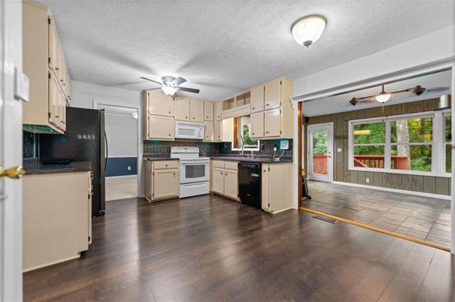 3572 Todd Drive, Douglasville, GA 30135