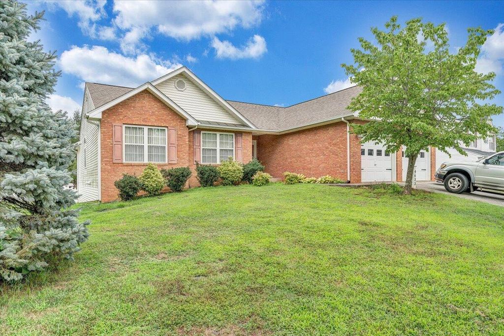 4633 Nevis DR, Salem, VA 24153