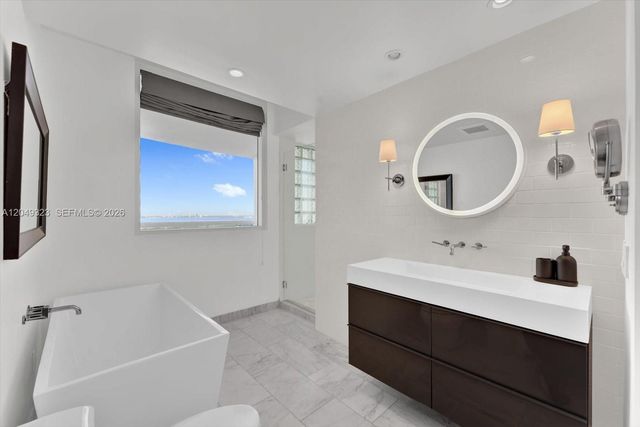 4201 Collins Ave 2301, Miami Beach, FL 33140