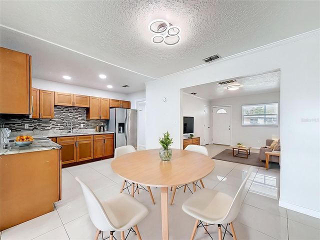 15525 BEDFORD CIRCLE E, Clearwater, FL 33764