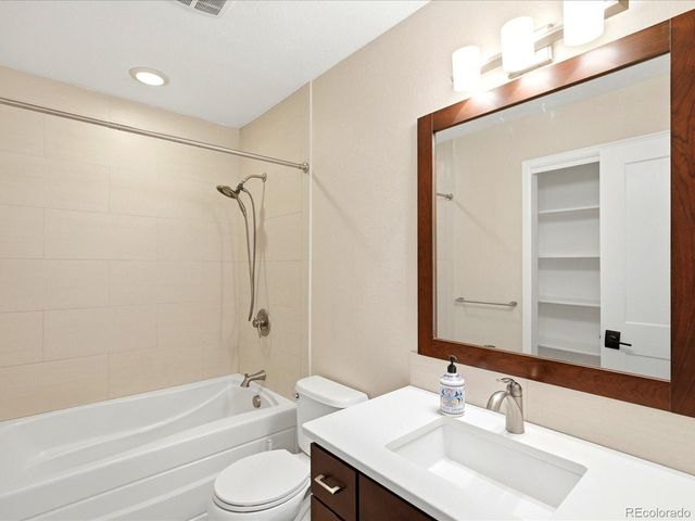 6998 E Long Ave, Centennial, CO 80112