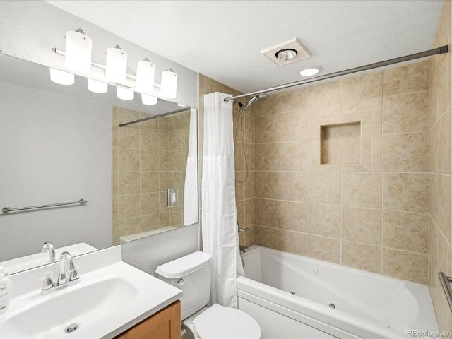 6998 E Long Ave, Centennial, CO 80112