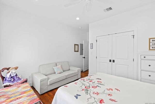 431 Queens Crescent St, San Antonio, TX 78212