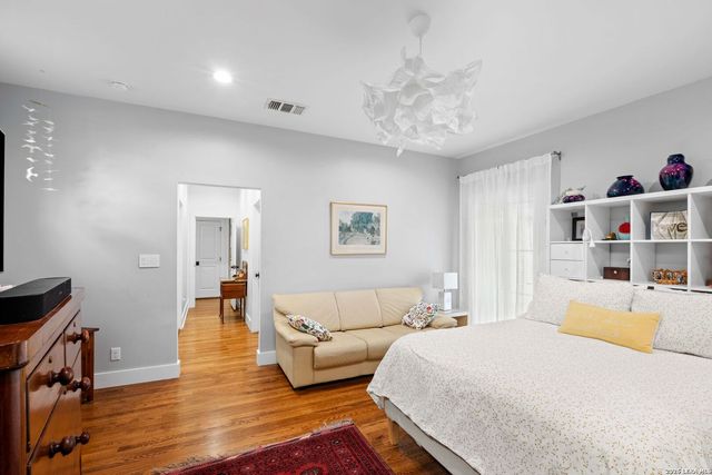 431 Queens Crescent St, San Antonio, TX 78212
