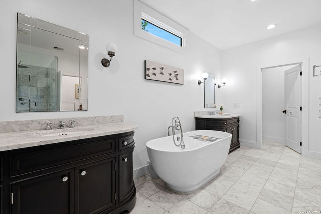 431 Queens Crescent St, San Antonio, TX 78212