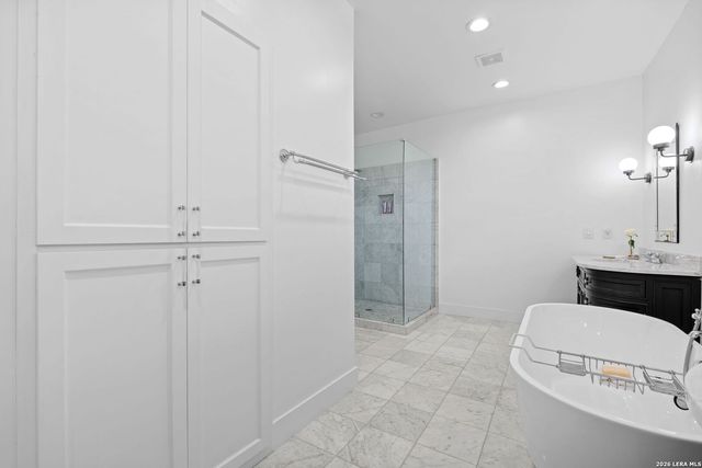 431 Queens Crescent St, San Antonio, TX 78212