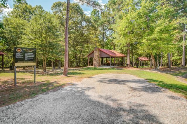 185 Rim Rock Road, Huntsville, TX 77340