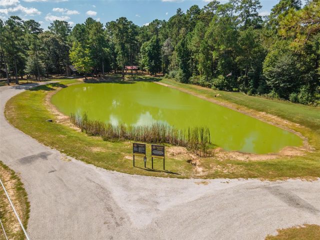 185 Rim Rock Road, Huntsville, TX 77340