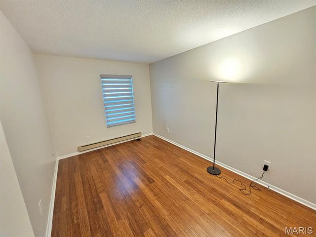 1672 Herault Place A, St Louis, MO 63125