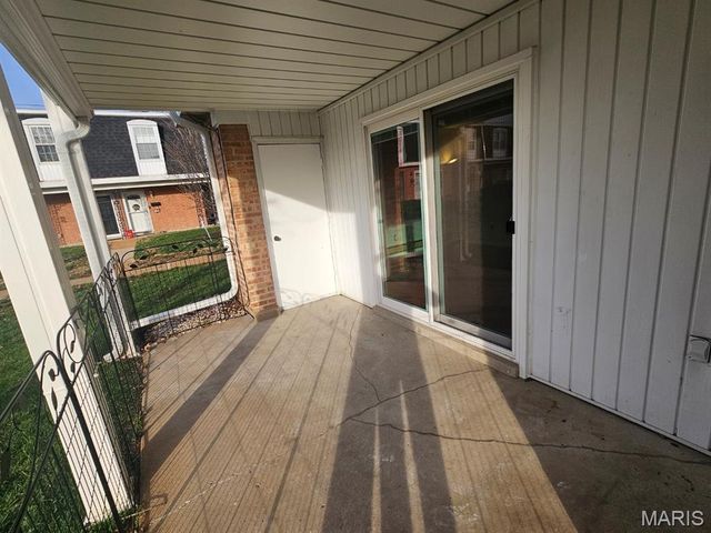 1672 Herault Place A, St Louis, MO 63125