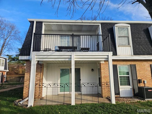 1672 Herault Place A, St Louis, MO 63125