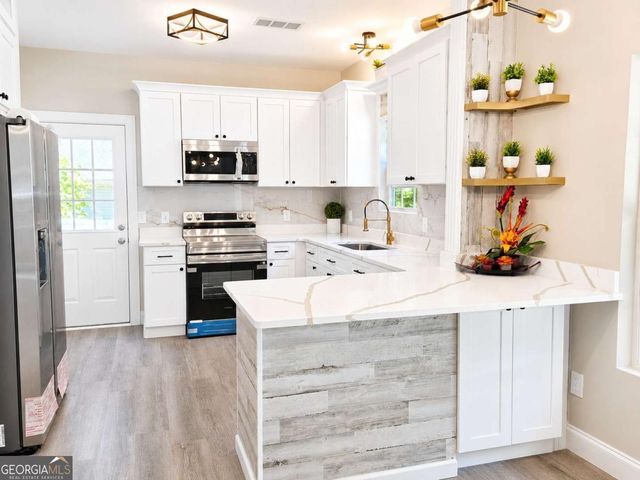 9005 Lemans Trail, Gainesville, GA 30506