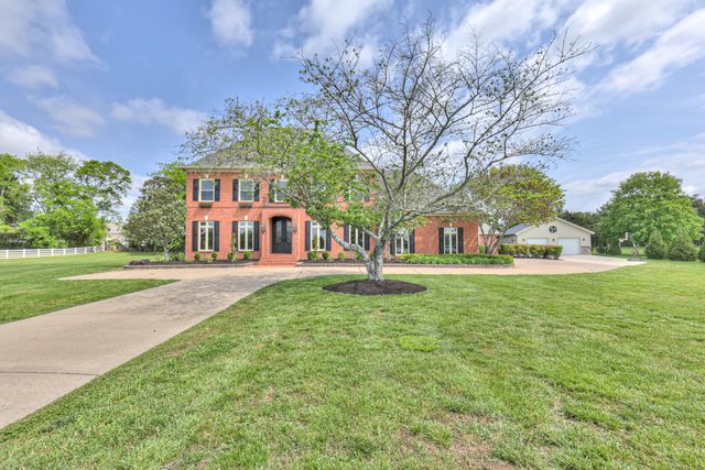 107 Churchill Farms Dr, Murfreesboro, TN 37127