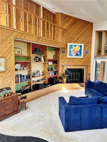 106 Brookview Road, Pittsburg, KS 66762