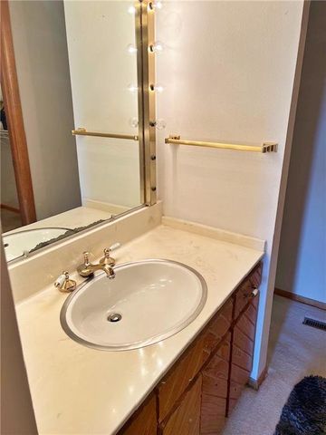 106 Brookview Road, Pittsburg, KS 66762