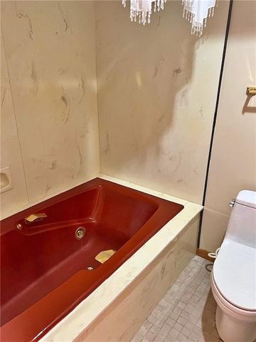 106 Brookview Road, Pittsburg, KS 66762