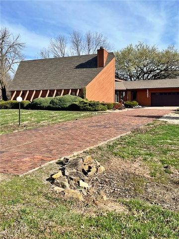 106 Brookview Road, Pittsburg, KS 66762