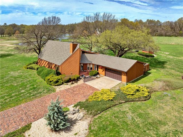 106 Brookview Road, Pittsburg, KS 66762