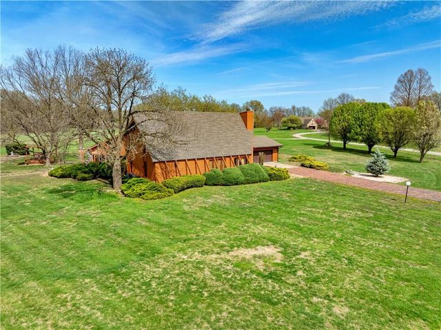 106 Brookview Road, Pittsburg, KS 66762