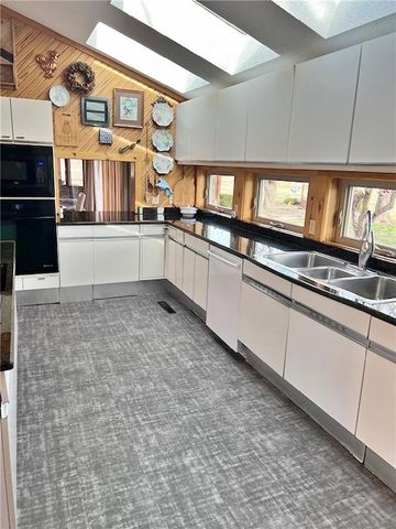 106 Brookview Road, Pittsburg, KS 66762