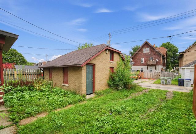 2718 N 46th STREET, Milwaukee, WI 53210