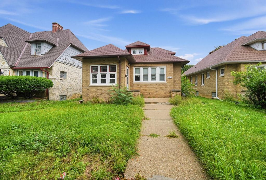 2718 N 46th STREET, Milwaukee, WI 53210