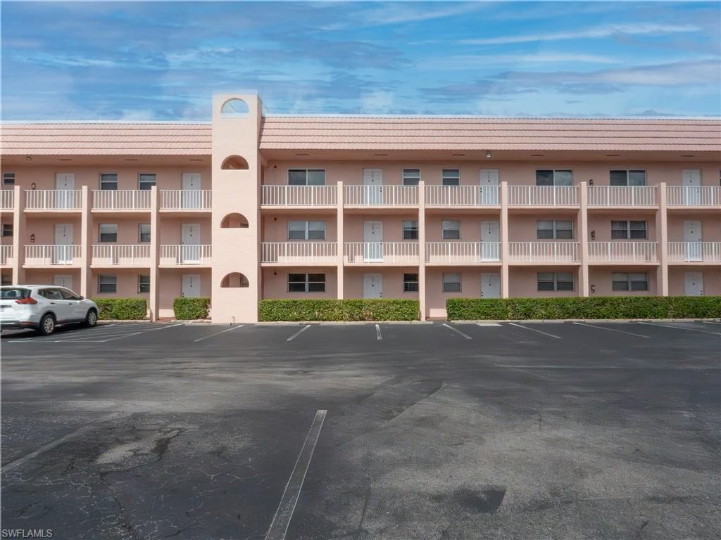 180 Turtle Lake CT 209, NAPLES, FL 34105 — exterior