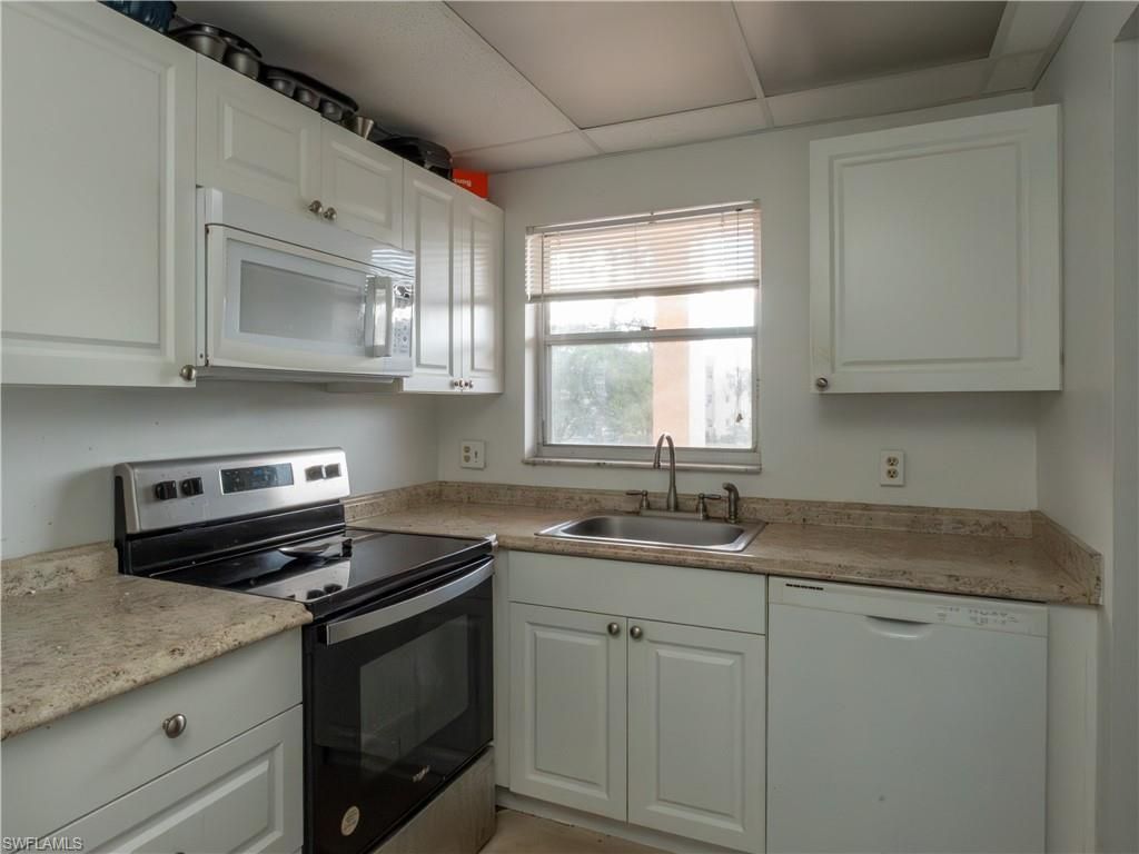 180 Turtle Lake CT 209, NAPLES, FL 34105 — photo 5