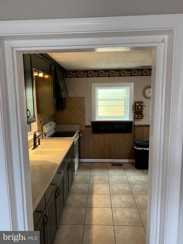 1244 MOUNTAIN VIEW RD, Fredericksburg, VA 22406