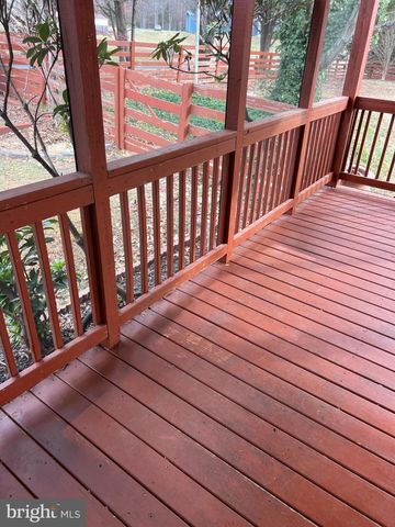 1244 MOUNTAIN VIEW RD, Fredericksburg, VA 22406