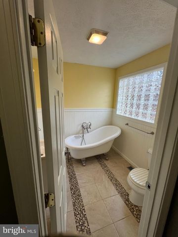 1244 MOUNTAIN VIEW RD, Fredericksburg, VA 22406