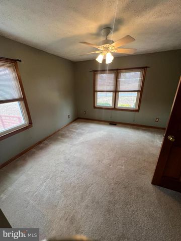 1244 MOUNTAIN VIEW RD, Fredericksburg, VA 22406