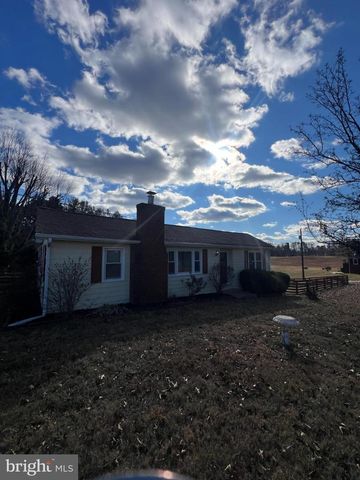 1244 MOUNTAIN VIEW RD, Fredericksburg, VA 22406