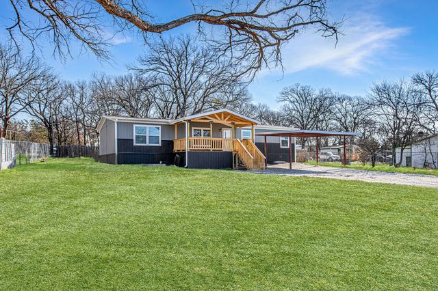 2013 Spring Court, Azle, TX 76020